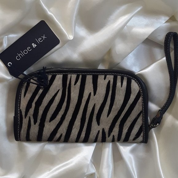 Chloe & Lex Leather Convertible Crossbody Wrist Wallet - Picture 2 of 6